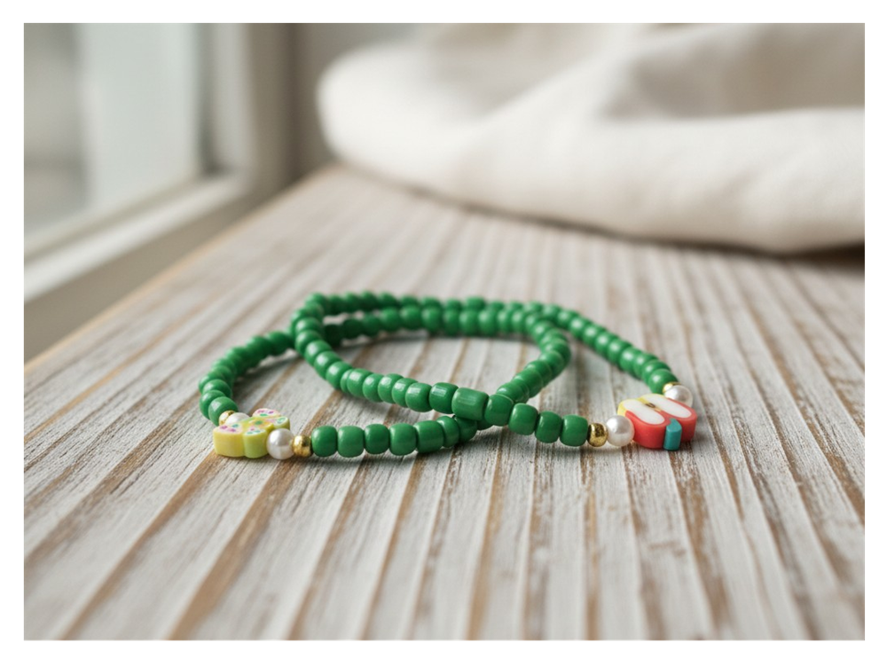 Handmade Vibrant Green Sliced-Apple and Butterfly-like Charm Beaded Bracelet, Teen Jewelry, Novelty Bracelet, Boho-chic