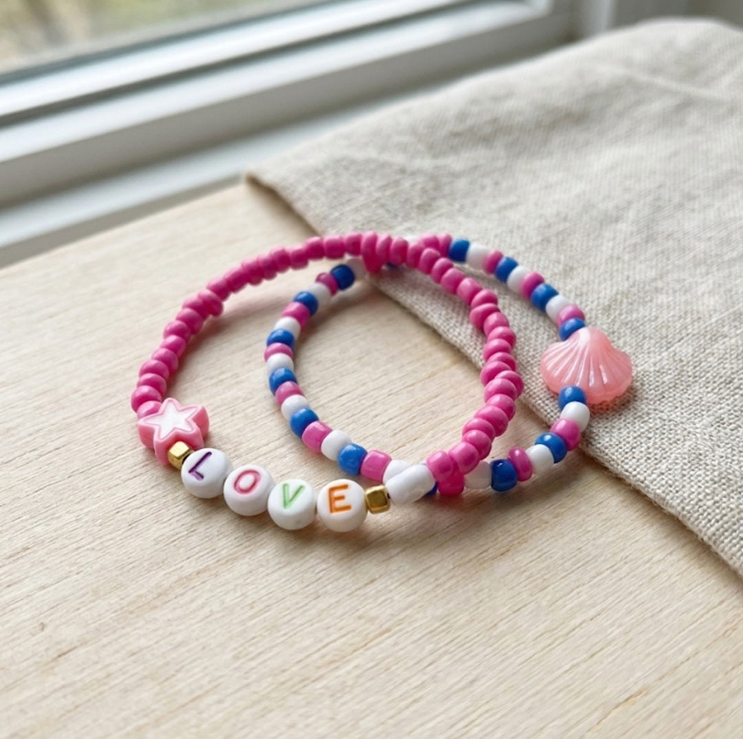 Handmade Love & Shell Beaded Friendship Bracelet Set – Pink Star, Pastel Shell Charm & Letter Beads “LOVE,” Jewelry Gift for Kids/Teens